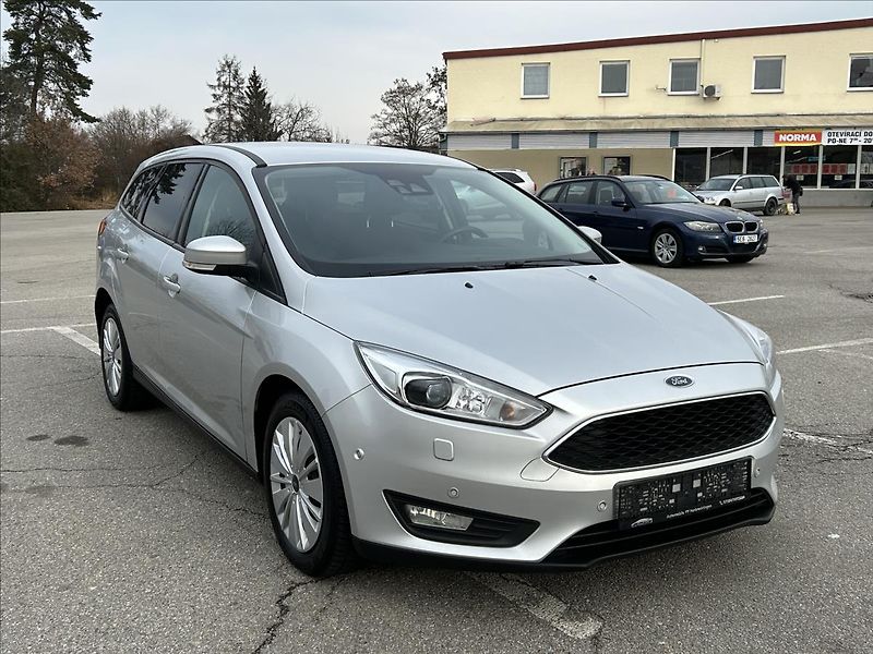 Ford Focus 1,5 TDCi 88kW,Xenon,Navi,Výhře - fotka 37 z 38