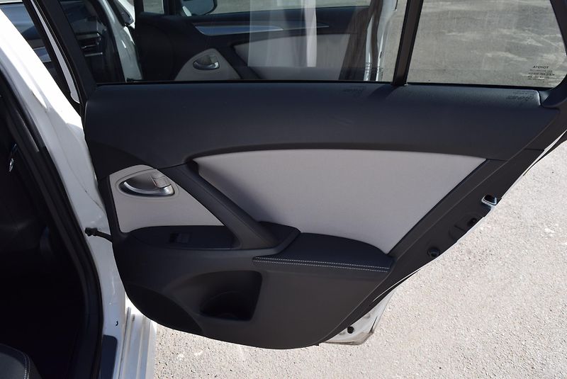 Toyota Avensis (2018) 1.8VVTI 108kw TEAM D XEN NAVI - fotka 45 z 50