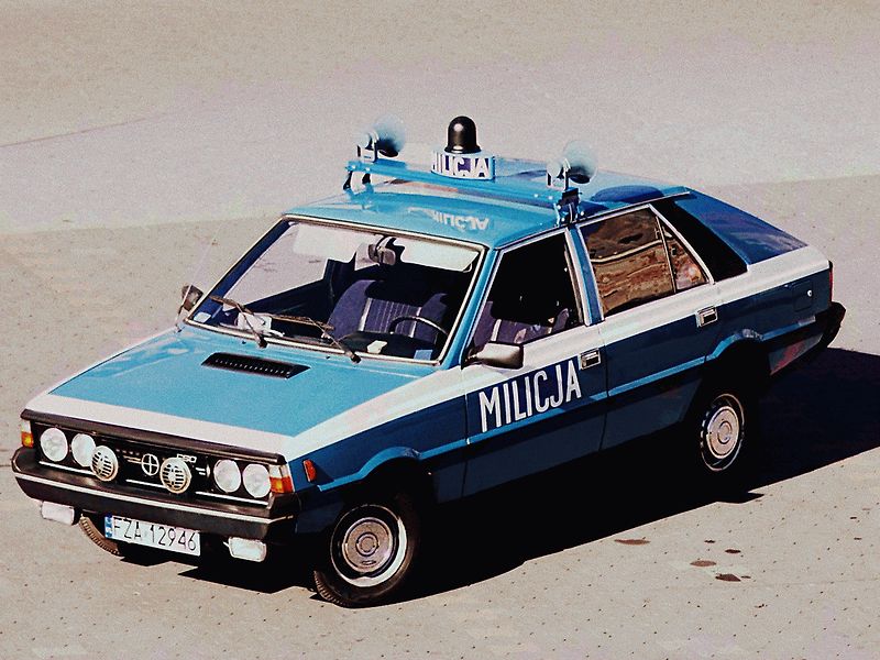 FSO Polonez se vyráběl mezi lezy 1978 až 2002