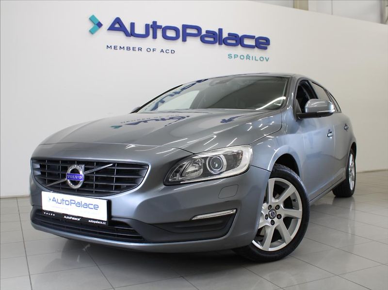 Volvo V60 2,0 D3 110kW AT Mom.NAVI Light - fotka 1 z 18