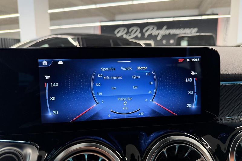 Mercedes-Benz GLB (2024) GLB 200d 4Matic AMG Line - fotka 45 z 63