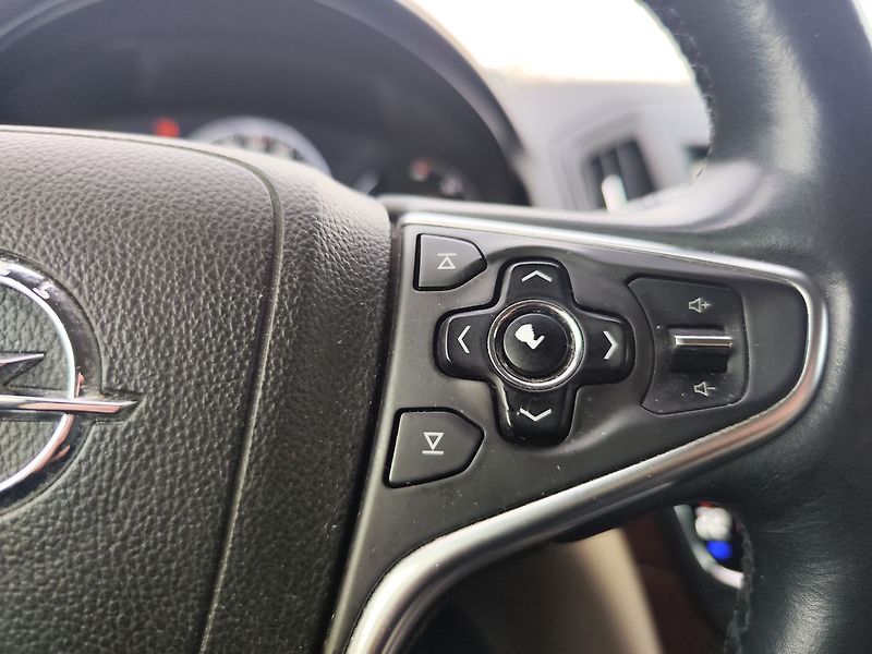 Opel Insignia 2.0 CDTI/125kW Sports AT  4x4 - fotka 25 z 33