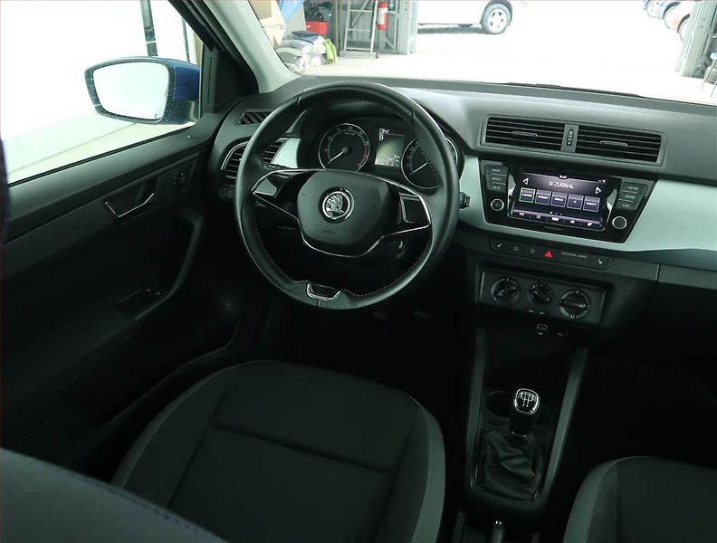 Škoda Fabia (2021) Ambition Plus 1.0 TSI, ČR - fotka 7 z 15