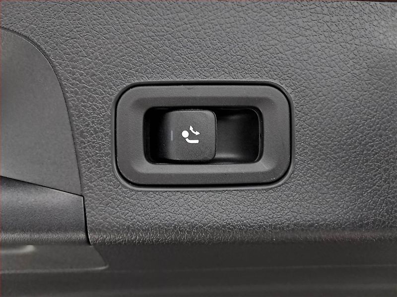 Mercedes-Benz CLA (2020) 180 - fotka 22 z 23