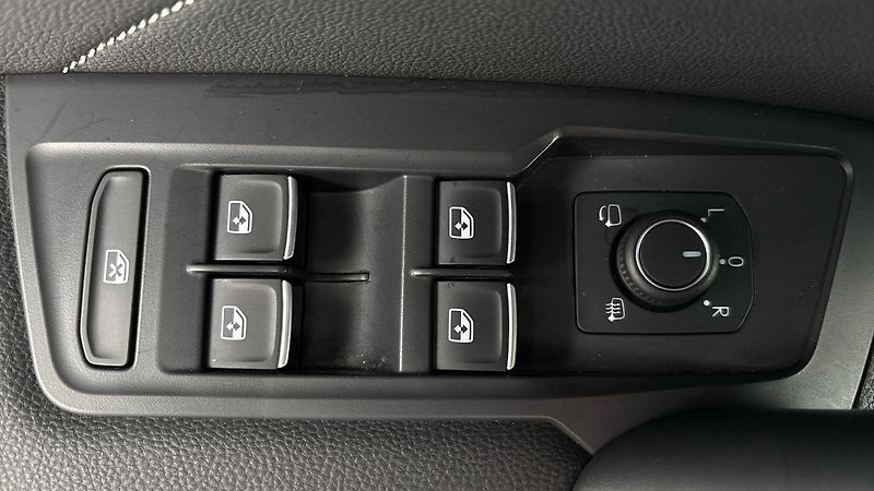 Volkswagen Tiguan Allspace 2.0 TDI DSG 4MOTION R-Line - fotka 23 z 30