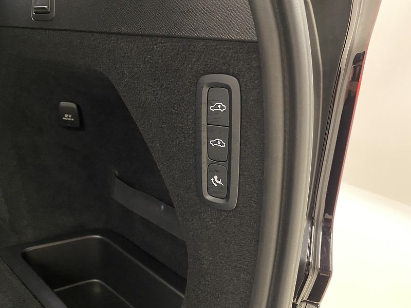 Volvo XC90 T8 AWD RECHARGE ULTRA BRIGHT - fotka 10 z 72