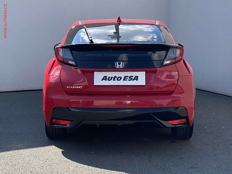 Honda Civic (2016) 1.4 i-VTEC, Xenon, AC - fotka 4 z 16