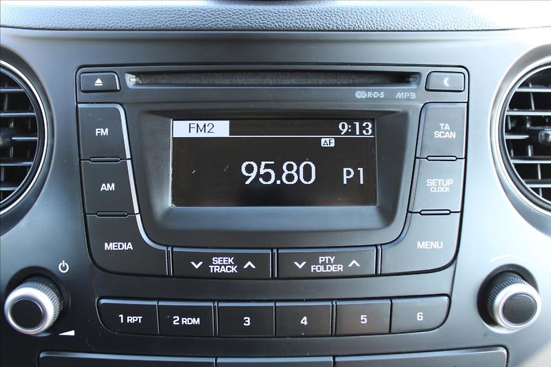 Hyundai i10 1,0 i  NOVÉ V ČR,1.MAJITEL - fotka 17 z 22