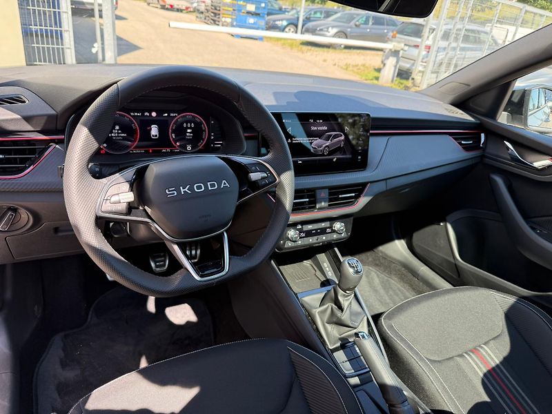 Škoda Scala Monte Carlo 1.0 TSI 85kw - fotka 10 z 28