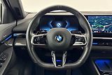 BMW Řada 5 540d xDrive Touring - náhled 20