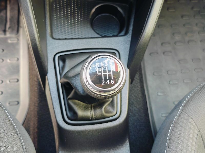 Dacia Duster (2022) 1,0 TCe 74 kW Comfort LPG - fotka 31 z 38