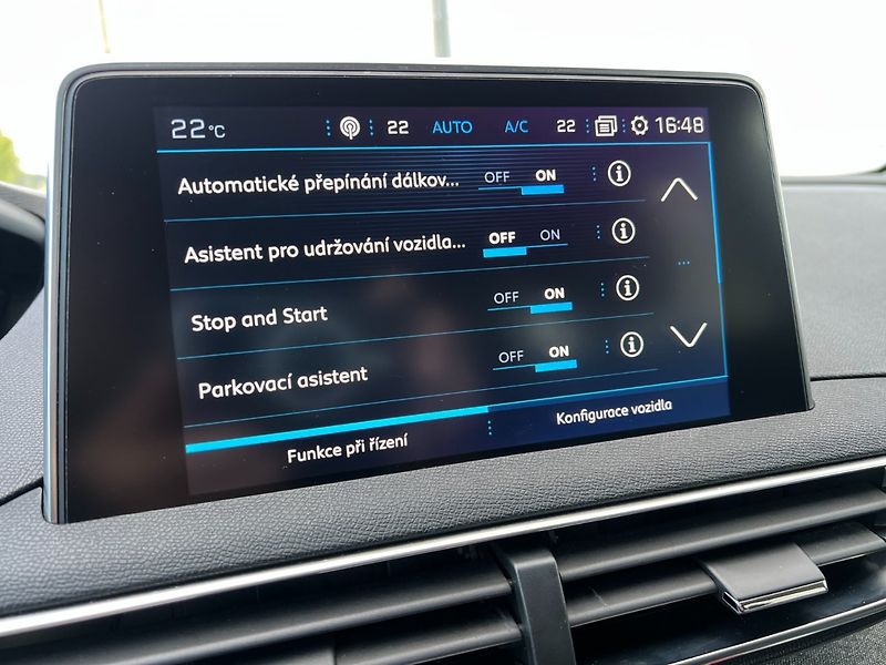 Peugeot 5008 (2019) 1.2PT 96kW ALLURE+ 7-míst - fotka 29 z 38
