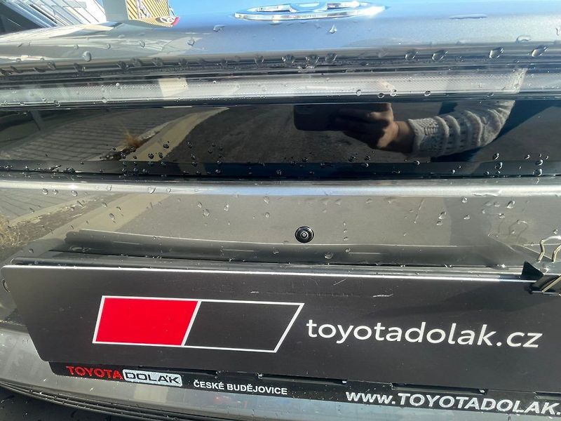 Toyota bZ4X EV FWD 73.1 kWH Style - fotka 20 z 30