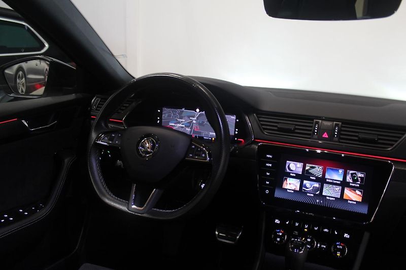 Škoda Superb (2020) 2.0TDI DSG SportLine Display - fotka 28 z 35