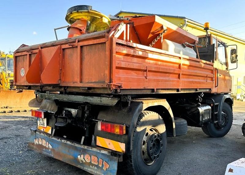 Praga (2000) 4x4 sklápěč 14t komunál sypač  - fotka 2 z 14