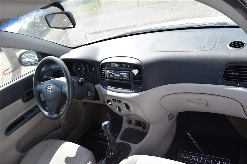 Hyundai Accent 1,4 i 71KW NOVÁ STK KLIMA - fotka 21 z 39