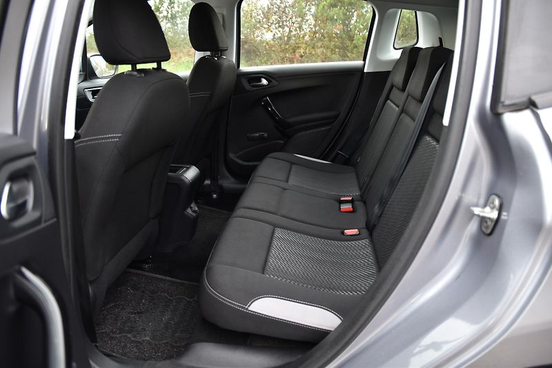 Peugeot 2008 1.2, KLIMATIZACE, TEMPOMAT - fotka 21 z 36