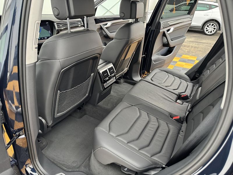 Volkswagen Touareg 3.0Tdi*1-MAJ*DPH*ELEGANCE* - fotka 11 z 44