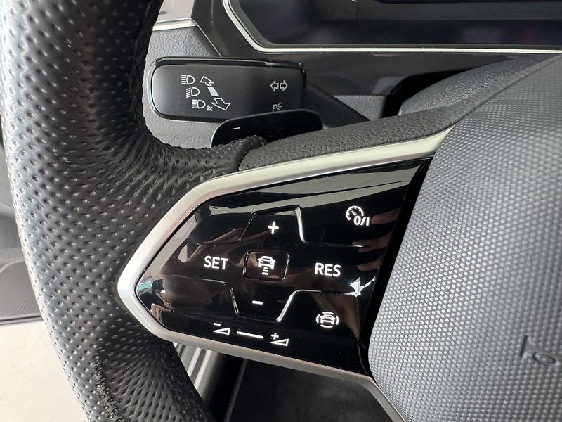 Volkswagen Tiguan 1,5TSI DSG*R-LINE*REZERVACE! - fotka 25 z 32