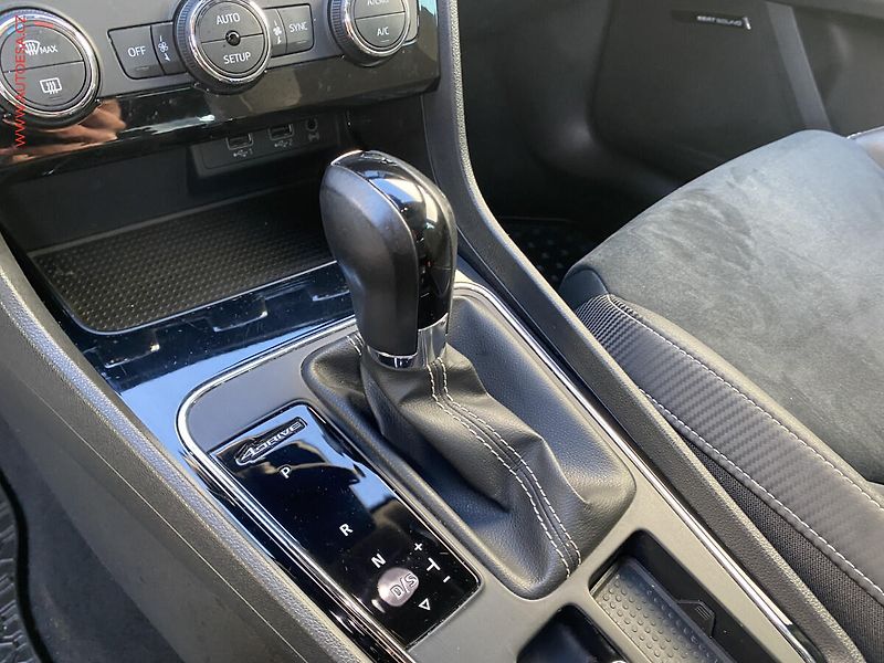 Seat Leon (2017) 2.0 TSi 4drive, Cupra, AT - fotka 16 z 19