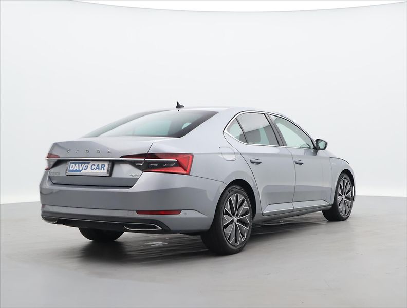 Škoda Superb 2,0 TDI 140kW DSG 4x4 L&K DPH - fotka 7 z 39