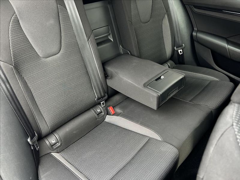 Škoda Octavia 2,0 TDI 110kW Ambition Combi - fotka 18 z 26