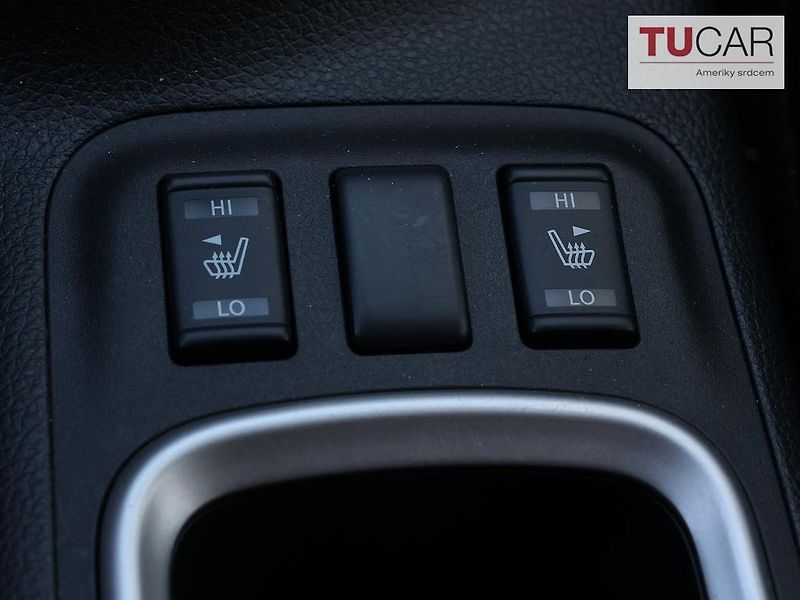 Nissan Navara (2019) 2.2 DIesel Automat  - fotka 31 z 38