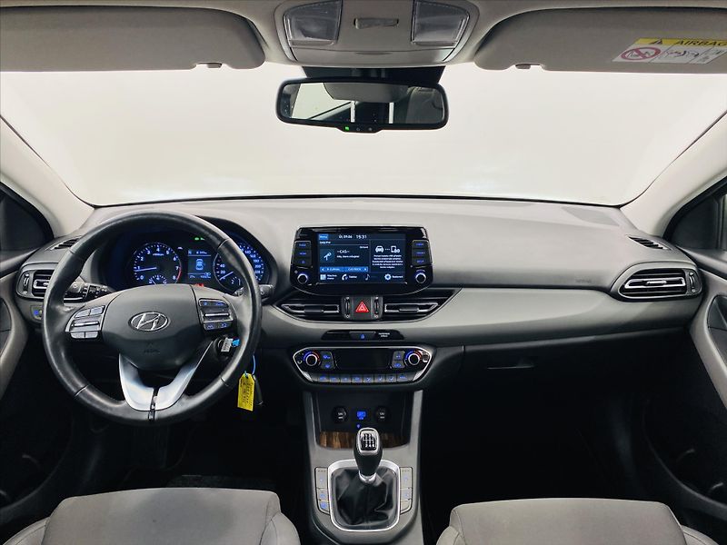 Hyundai i30 1,5 T-GDi 117kW Smart - fotka 9 z 25