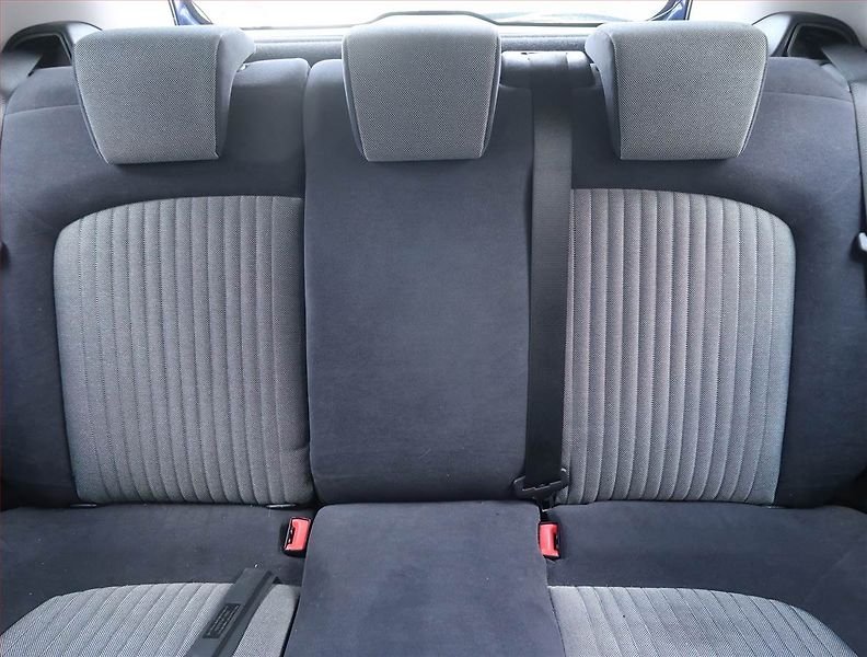 Fiat Punto (2007) 1.4, po STK, rezervace - fotka 10 z 14