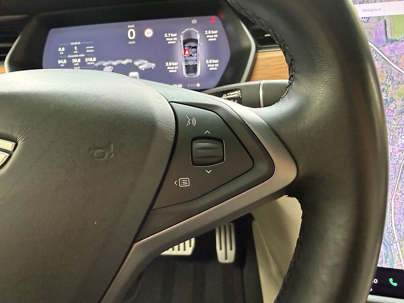 Tesla Model X Performance Ludicrous Mode - fotka 33 z 42