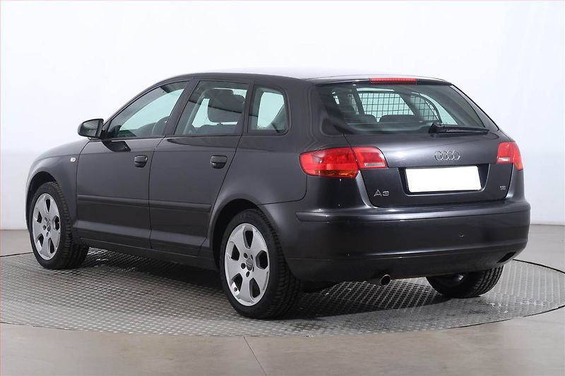 Audi A3 (2008) 1.6, Serv.kniha, nová STK - fotka 4 z 15