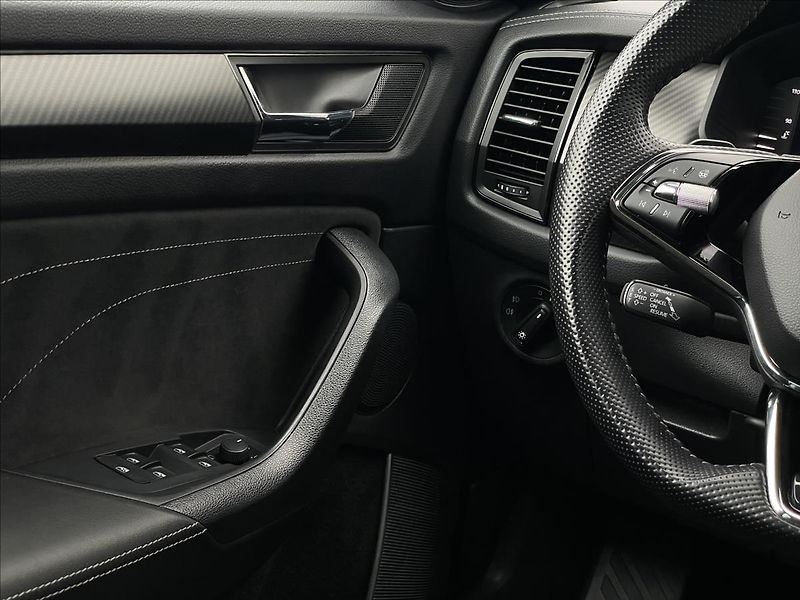 Škoda Kodiaq 2,0 TDI 4x4 DSG Sportline NAVI - fotka 14 z 23
