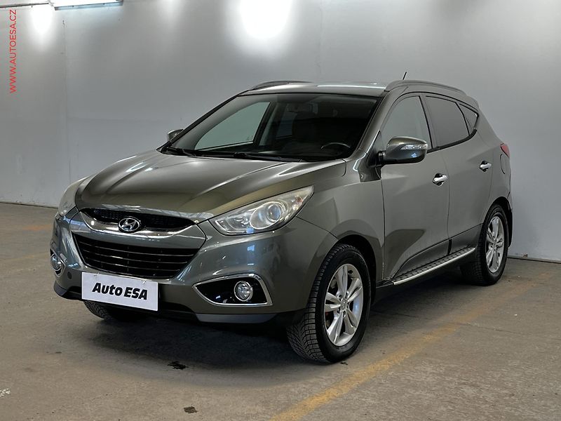 Hyundai ix35 (2011) 2.0CRDi 4x4, ČR, Xenon, AC - fotka 3 z 15