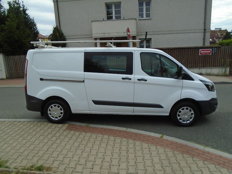 Ford Transit Custom (2015) 2.2 TDCi 6 míst, klima - fotka 4 z 25