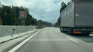 Svižně na D3: řidič ušetří tři minuty. Za deště raději nohu z plynu