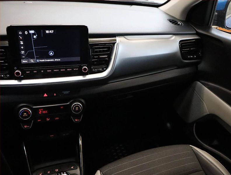 Kia Stonic (2023) 1.2 DPI, Serv.kniha, Kůže - fotka 8 z 20