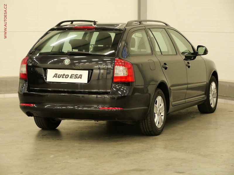Škoda Octavia (2010) 1.6 TDi, 1.maj, Výhř.sed. - fotka 4 z 17