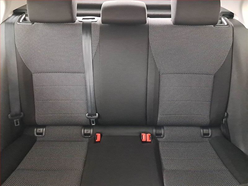 Škoda Octavia (2015) 1.6 TDI, ČR,1.maj, Tempomat - fotka 10 z 17