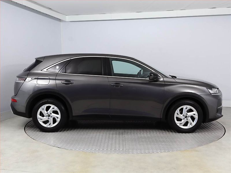 DS Automobiles DS7 Crossback (2019) 2.0 BlueHDI, Automat, Navi - fotka 6 z 19