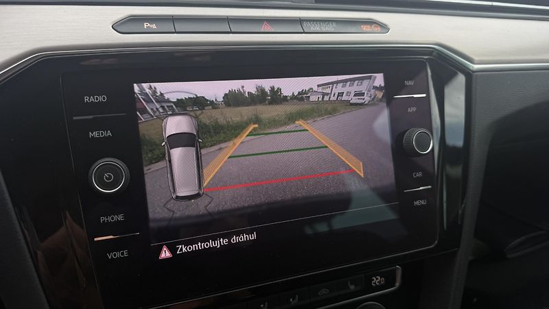 Volkswagen Passat (2018) 2.0 TDI DSG 110KW 144 TIS KM  - fotka 27 z 27