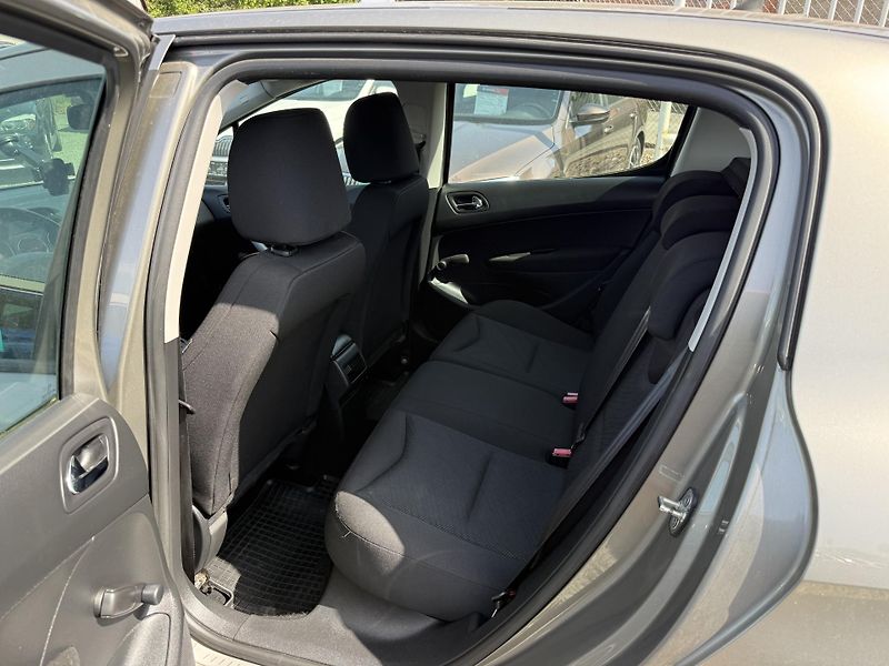 Peugeot 308 1.4 VTi KLIMA SERVISKA - fotka 10 z 13