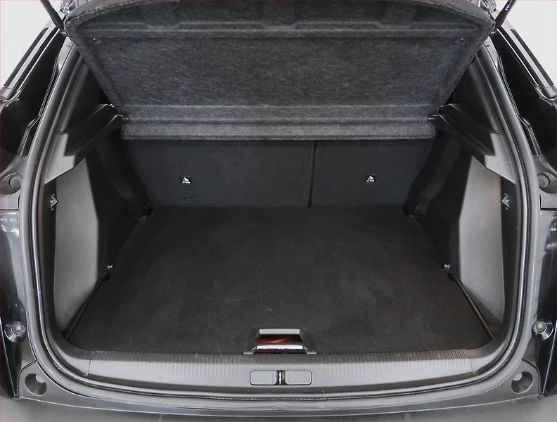 Peugeot 2008 (2022) Active 50 kWh, SoH 91% - fotka 14 z 25