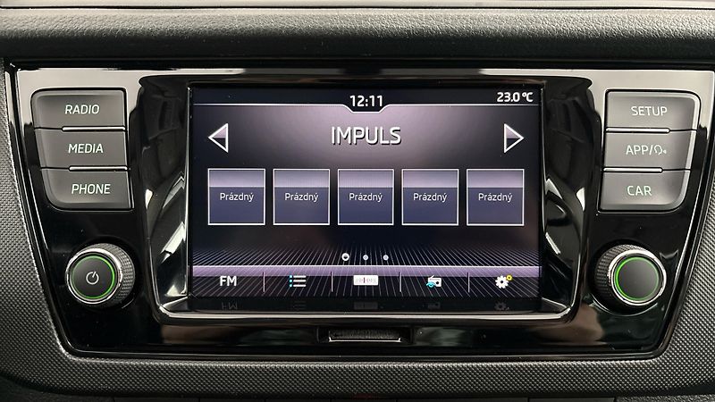 Škoda Fabia 1.0 TSI Ambition Combi - fotka 11 z 23