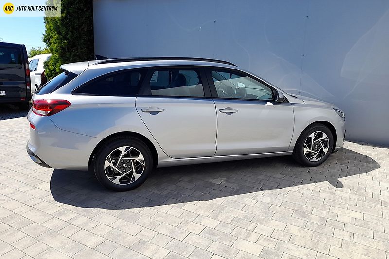 Hyundai i30 (2026) 26 WG 1,0 T-GDI MT GO CZECH - fotka 7 z 10