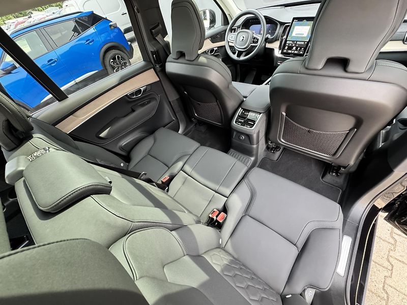 Volvo XC90 T8 AWD PLUS BRIGHT/ 360 / kola - fotka 34 z 62