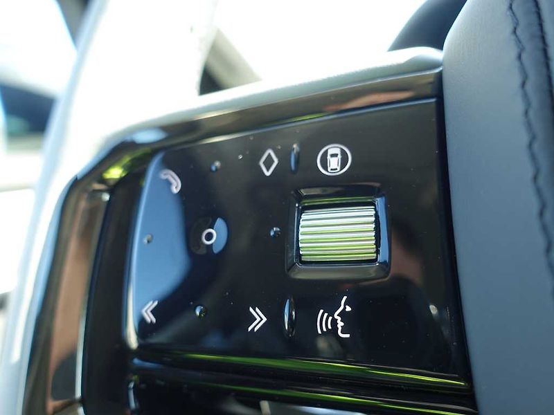 Land Rover Range Rover Velar 3,0 Dynamic SE D300 - fotka 19 z 41