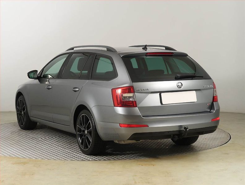 Škoda Octavia (2013) Elegance 1.8 TSI, 4X4 - fotka 4 z 23
