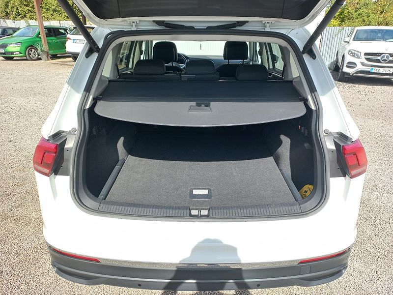 Volkswagen Tiguan (2023) 2.0TDi 110kW 4x4 DSG ČR DPH  - fotka 12 z 23
