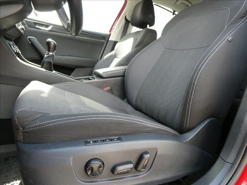 Škoda Superb 1,5 TSi 110kW STYLE+, NAVI,LED - fotka 30 z 37