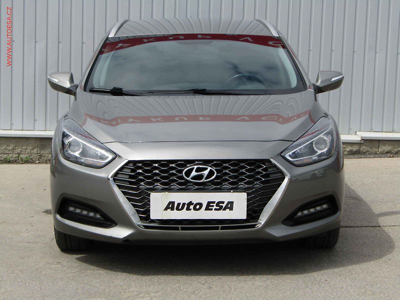 Hyundai i40 (2019) 1.6CRDi, ČR, AC, navi, kamera - fotka 2 z 22